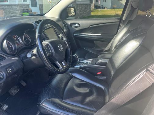 White 2015 Dodge Journey Crossroad