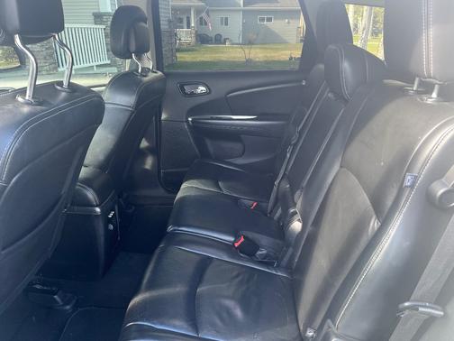White 2015 Dodge Journey Crossroad