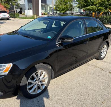 Black 2014 Volkswagen Jetta Auto SE