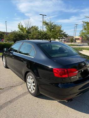 Black 2014 Volkswagen Jetta Auto SE