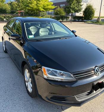Black 2014 Volkswagen Jetta Auto SE