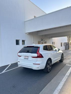 2022 Volvo XC60 B5 Inscription