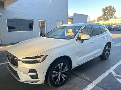 2022 Volvo XC60 B5 Inscription