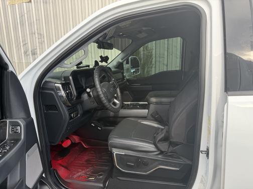 White 2024 Ford F-350 Lariat