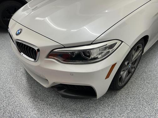 White 2015 BMW M235 i