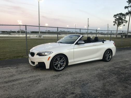 White 2015 BMW M235 i