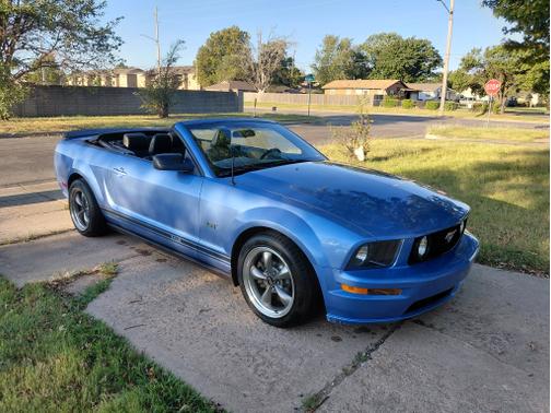 Blue 2006 Ford Mustang GT