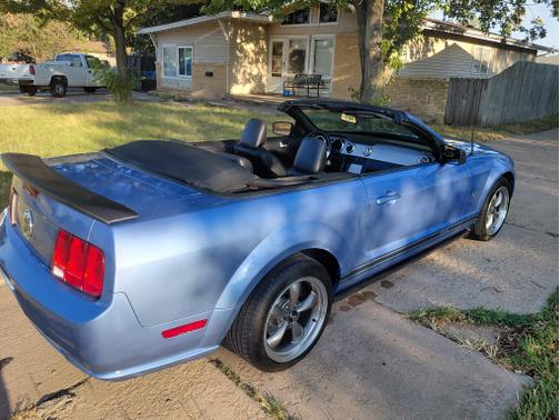 Blue 2006 Ford Mustang GT