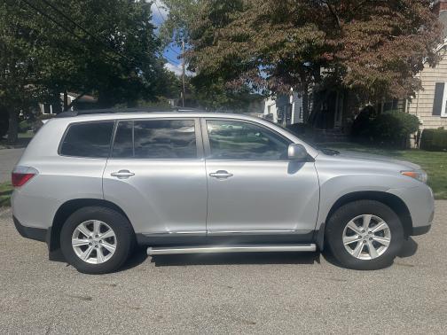 2013 Toyota Highlander SE