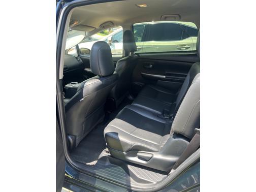 2017 Toyota Prius v Five