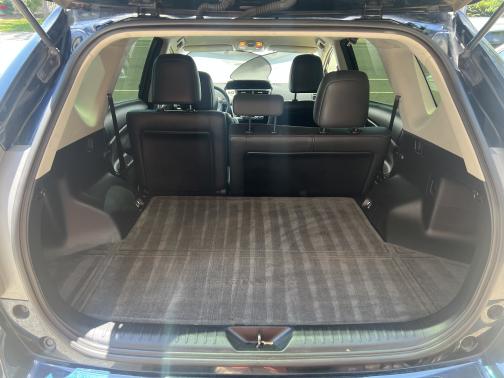 2017 Toyota Prius v Five