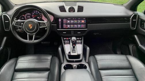 Black 2020 Porsche Cayenne Cayenne