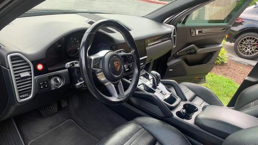 Black 2020 Porsche Cayenne Cayenne