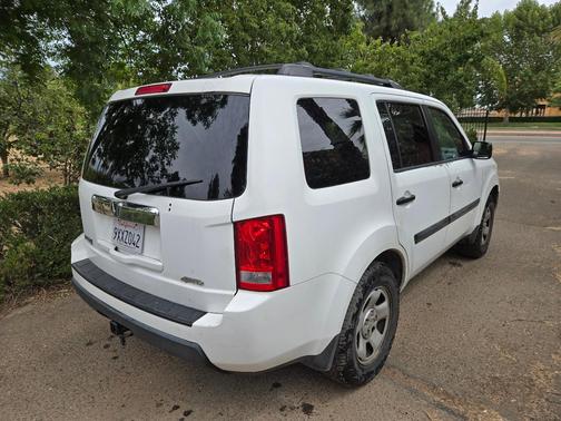 White 2011 Honda Pilot LX