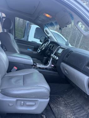 2016 Toyota Sequoia SR5