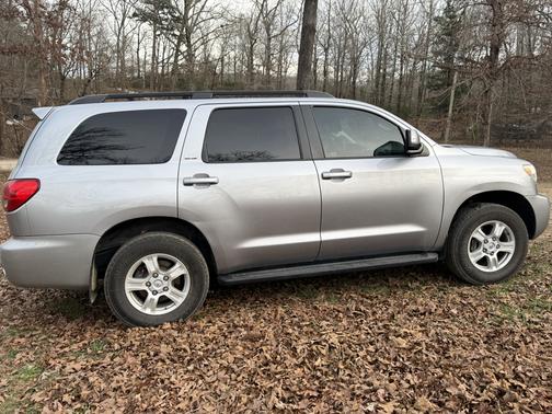 2016 Toyota Sequoia SR5
