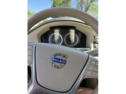 2011 Volvo XC70 T6