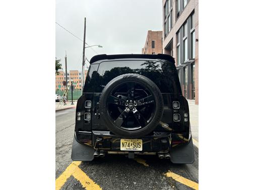 2023 Land Rover Defender V8