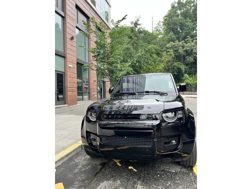 2023 Land Rover Defender V8