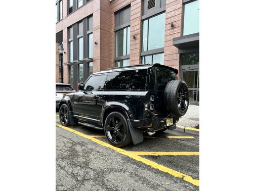 2023 Land Rover Defender V8