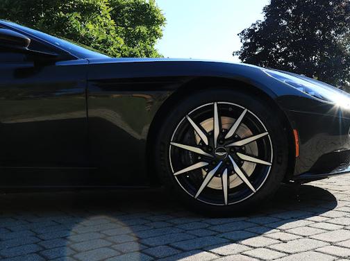 2018 Aston Martin DB11 V8