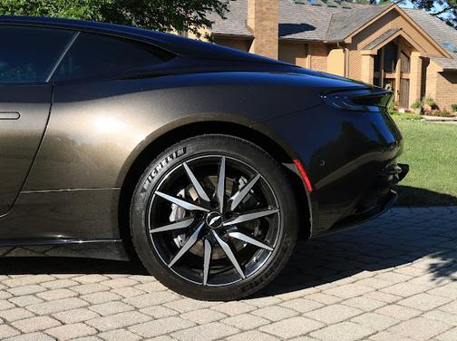 2018 Aston Martin DB11 V8