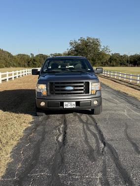 Gray 2009 Ford F-150 STX SuperCab