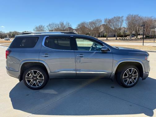 2020 GMC Acadia Denali
