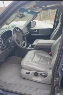 Blue 2003 Ford Expedition XLT