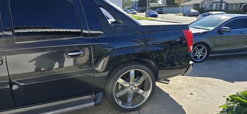 2003 Cadillac Escalade EXT Base