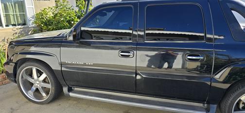 2003 Cadillac Escalade EXT Base
