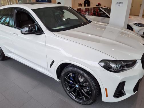 2023 BMW X4 M40i