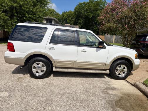 White 2005 Ford Expedition Eddie Bauer
