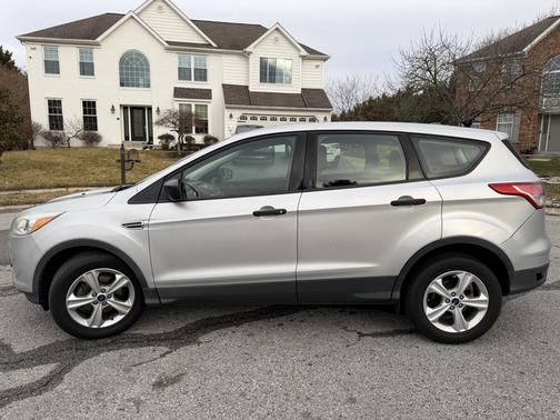 2016 Ford Escape S