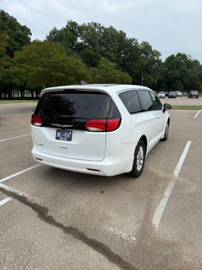 White 2022 Chrysler Voyager LX