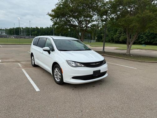 White 2022 Chrysler Voyager LX