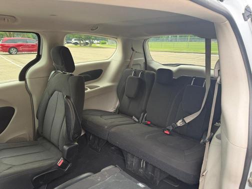 White 2022 Chrysler Voyager LX
