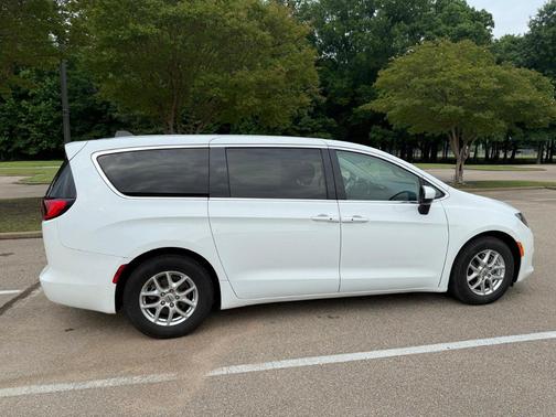 White 2022 Chrysler Voyager LX