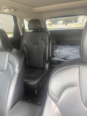 Black 2022 Kia Sorento SX