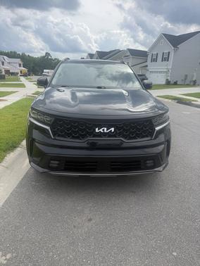 Black 2022 Kia Sorento SX