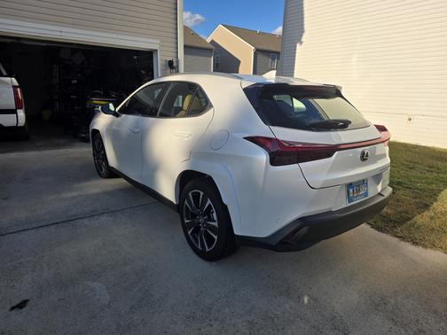 2025 Lexus UX 300h Premium