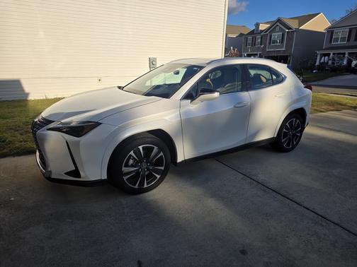 2025 Lexus UX 300h Premium