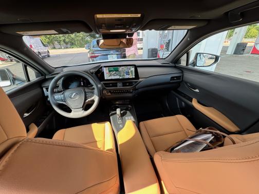 2025 Lexus UX 300h Premium
