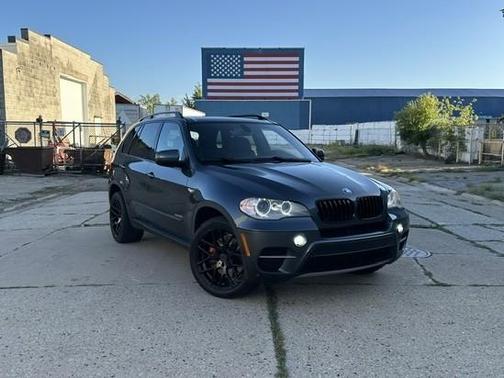 Gray 2013 BMW X5 xDrive50i