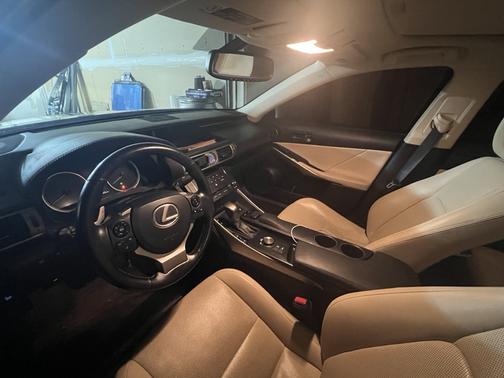 2016 Lexus IS 200t Base