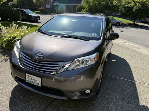 2017 Toyota Sienna XLE Premium