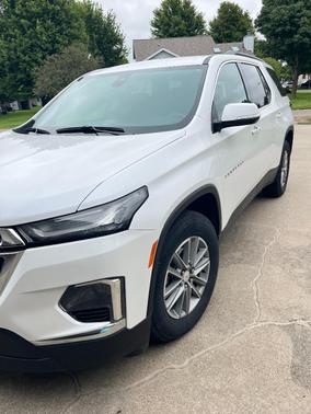 White 2022 Chevrolet Traverse LT Cloth