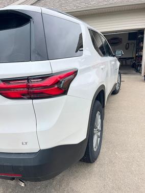 White 2022 Chevrolet Traverse LT Cloth