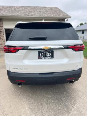 White 2022 Chevrolet Traverse LT Cloth