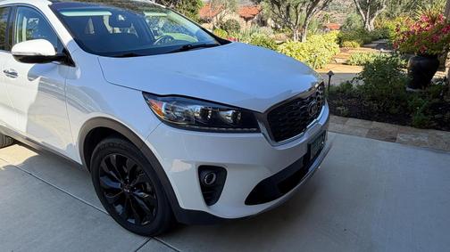 White 2020 Kia Sorento EX